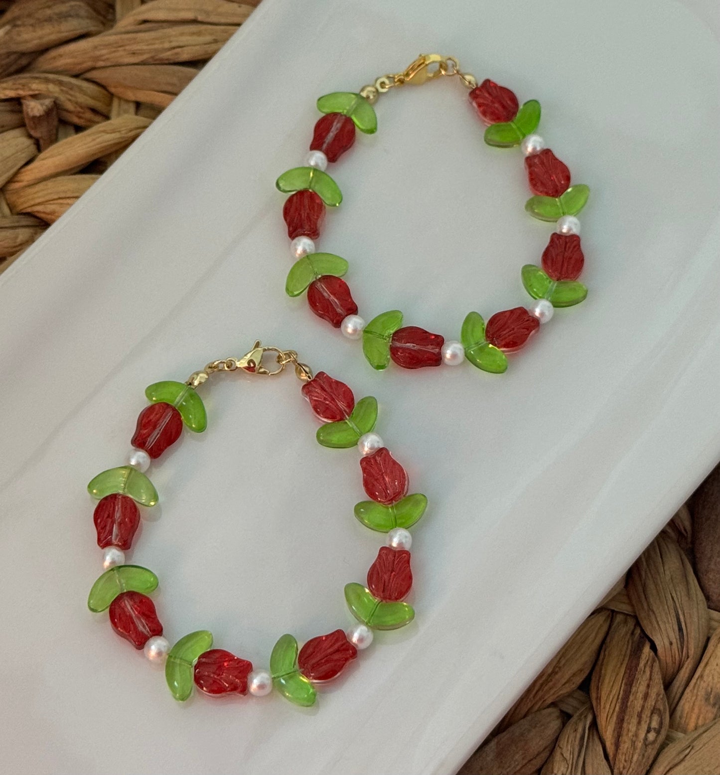Red tulip bracelet
