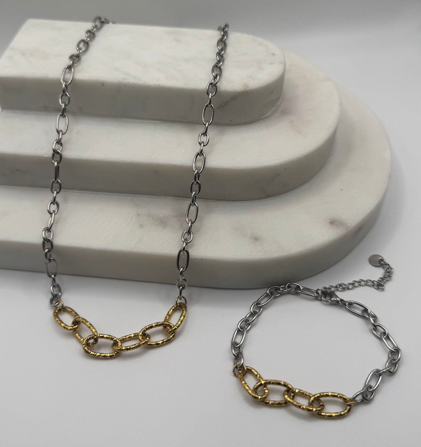 Mariana set